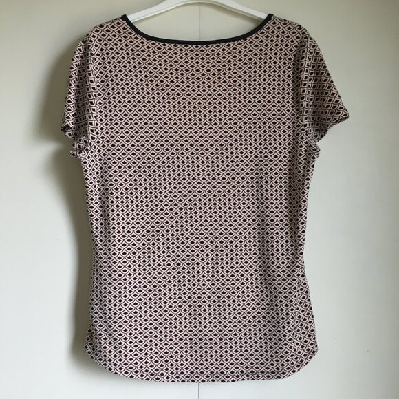 Soft Pink Mermaidcore Scale Print Tee - Picture 3 of 16